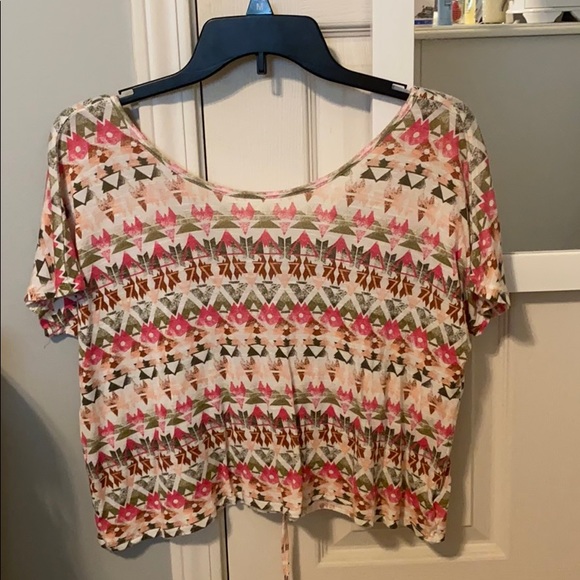 Patterned short sleeve top - Picture 1 of 5